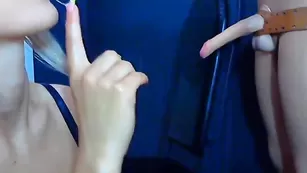 Распутная куколка MyBich1 ласкает пышные формы