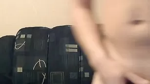 Красивая блондиночка занимается сексом