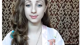 Очаровательная стерва xvioletkaxx общается во фри