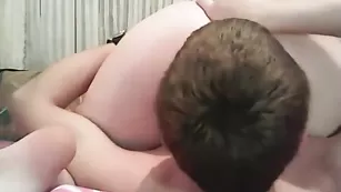 Рыжая сучка Ivan4885 отсасывает хуй и трахается