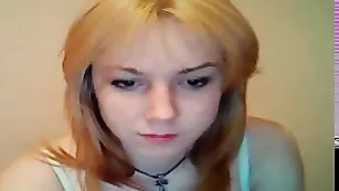 Пикантная куколка Eva19xxx трахает анальное отверстие