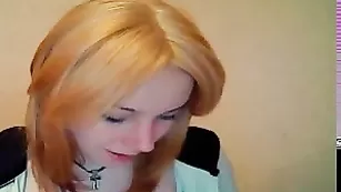 Пикантная куколка Eva19xxx трахает анальное отверстие