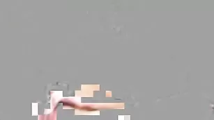 Замечательная бестия dreamjada ласкает бритую киску