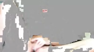 Замечательная бестия dreamjada ласкает бритую киску