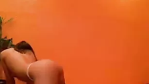 Грациозная кобыла Ginarussel дрочит в изысканных позах