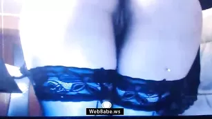 Прелестная краля pjgirl трахает свои отверстия