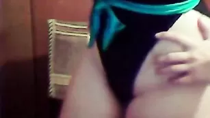 Пикантная барышня kapriz2012 ласкает большие сисечки