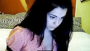 Распутная малышка xxxevaxxx показывает свои прелести