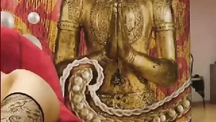 Импозантная стерва Tianna красиво танцует голой