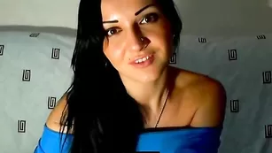 Зажигательная краля tigergirl дрочит бритую киску