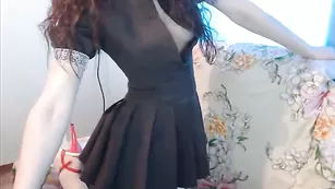 Красивая пассия littleann позирует в чулочках