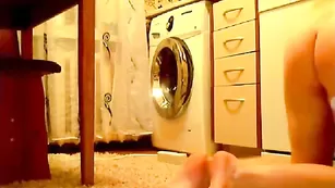 Распутная крошка natrina2012 сидит голая перед вебкой