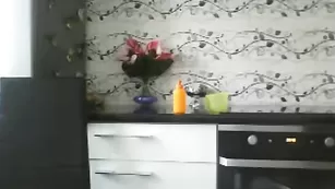 Обаятельная чикса Kittycris_sweet соблазняет пышным телом