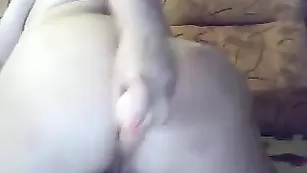 Горячая малышка hotdream трахает себя секс игрушкой