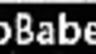 Смазливая крошка Lorenadst позирует голая и ласкает пизду
