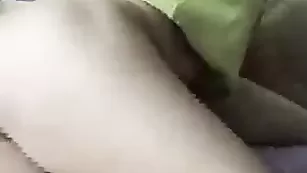 Изумительная сучка Helen занялась сексом с фаллосом