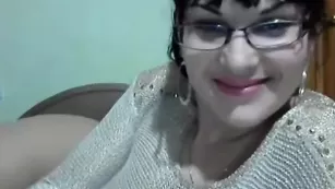 Жаркая тетка nikadream23 смачно дрочит очко