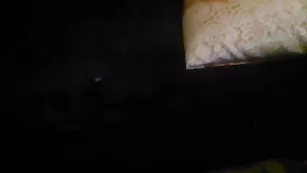 Порочная сучка ласкает бритую пизду в скайпе