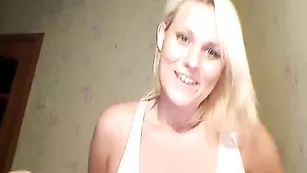 jesydiamond жёстко поиграла со своей попкой