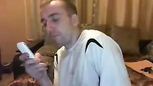 Похотливая малышка Zilja надрачивает очко