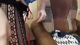 Шлендра с крупной попой Kleriss мастурбирует свои дырочки