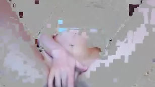 Великолепная пассия lerablondi мастурбирует бритую пизду