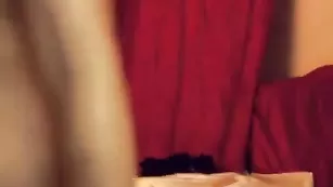 Озорная бабенка alinna раздрачивает анус