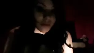 Черноволосая цыпочка lady_ell_devi общается во фри чате