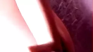 Солидная шкура CuteandSexy поражается пышными формами