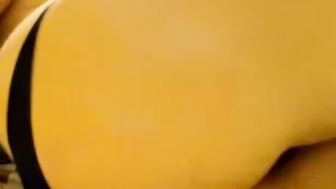 Сексуальная пассия Karry вертит большой попой