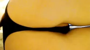 Сексуальная пассия Karry вертит большой попой