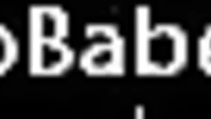 Прелестная брюнетка samanttta обнажает симпатичное тело