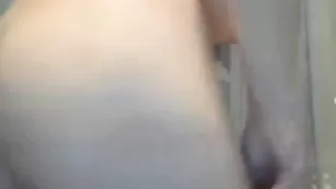 Шальная брюнеточка feja22 вертит огромной задницей