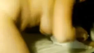 Роскошная потаскушка SimonaCat ласкает дырочки нежными пальчиками