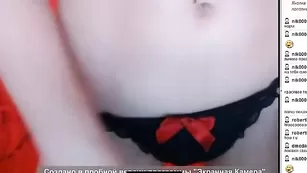 Грудастая крошка Swettygirl позирует в одних трусиках