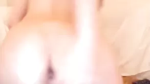 Самка с крупной попой M0rgan мандражирует анал