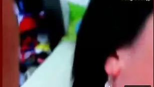 Замечательная стерва Vipmariamay наминает волосатую пизденку