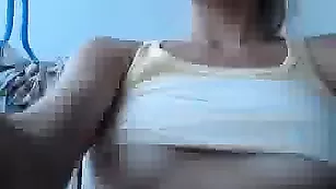 Озорная курва SarahWinkel общается во фри чате