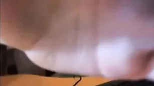 Смазливая пассия missalinnka трахает анал фаллосом