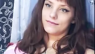 Барышня nikadream развлекается в привате