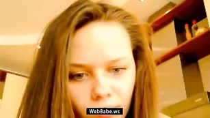 Пошлая цыпочка vikii69 демонстрирует аппетитное тело