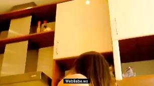 Пошлая цыпочка vikii69 демонстрирует аппетитное тело