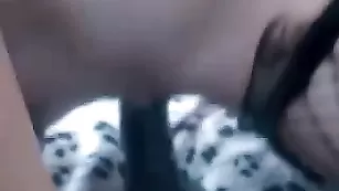 Жаркая барышня kisa04 трахает пизду секс игрушкой