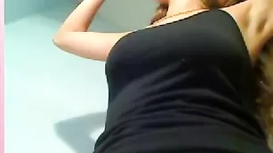 Русская шлендра vcosmosv нежно мастурбирует пизду