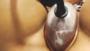 Сексуальная баба jizzalloverme смачно дрочит пизду