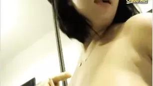 Пышная сосочка Absinthee ласкает половые губки