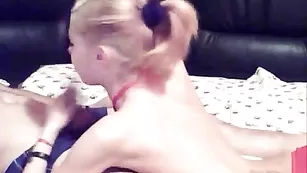 Милая блондинка отсасывает член и трахается в пизду