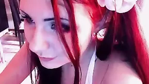 Сексуальные подружки RoxyBadGirl занимаются ласками