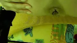 Русская дура срет на вебку и ласкает очко