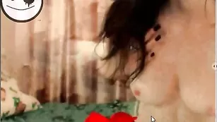 Смазливая брюнетка sevilia эротично раздевается